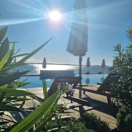 Sunny Sky Punta Skala, View, 75 M To The 아파트